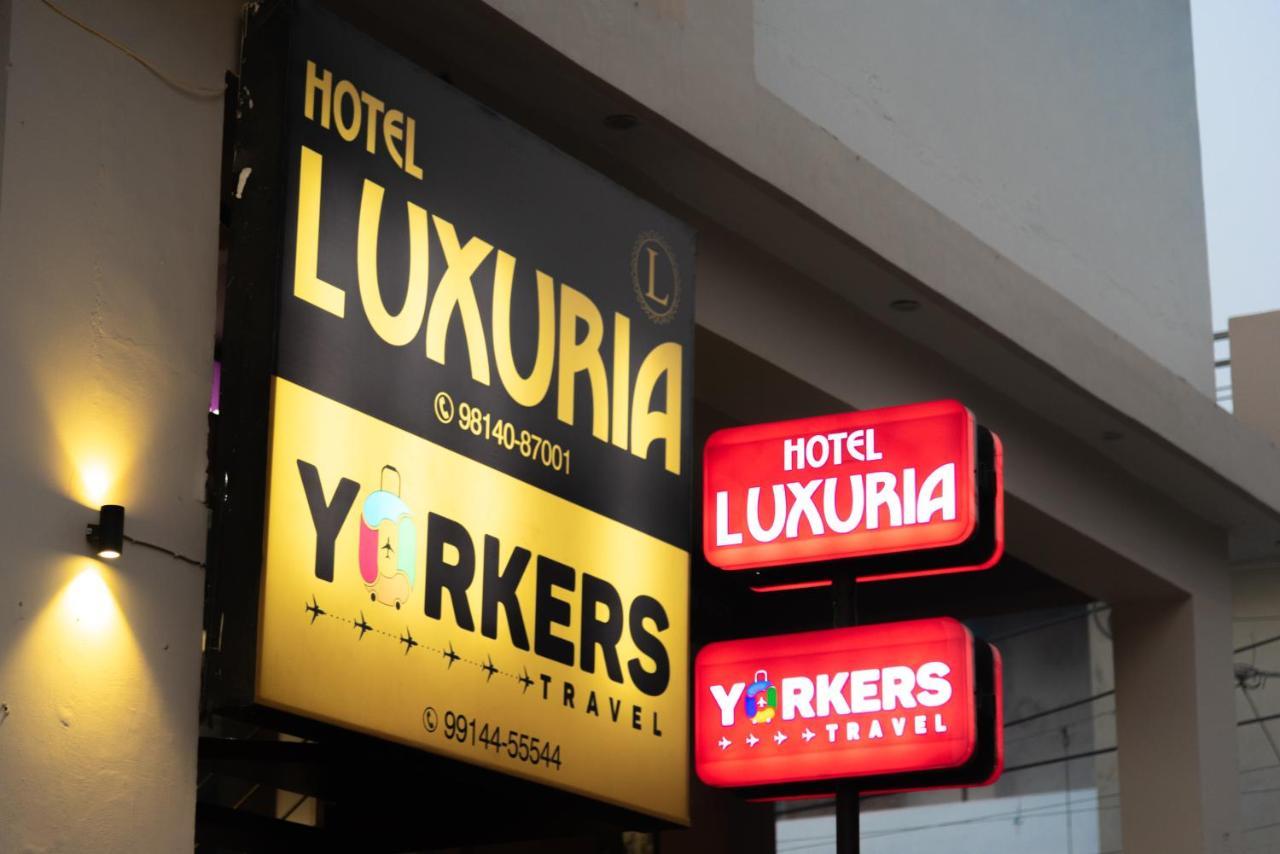 Hotel Luxuria Ludhiana Zewnętrze zdjęcie