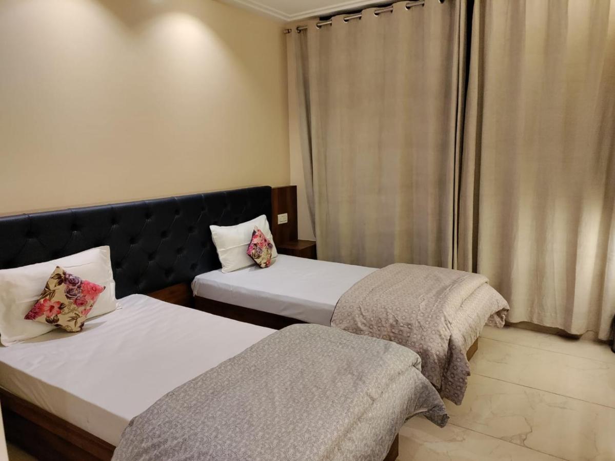 Hotel Luxuria Ludhiana Zewnętrze zdjęcie