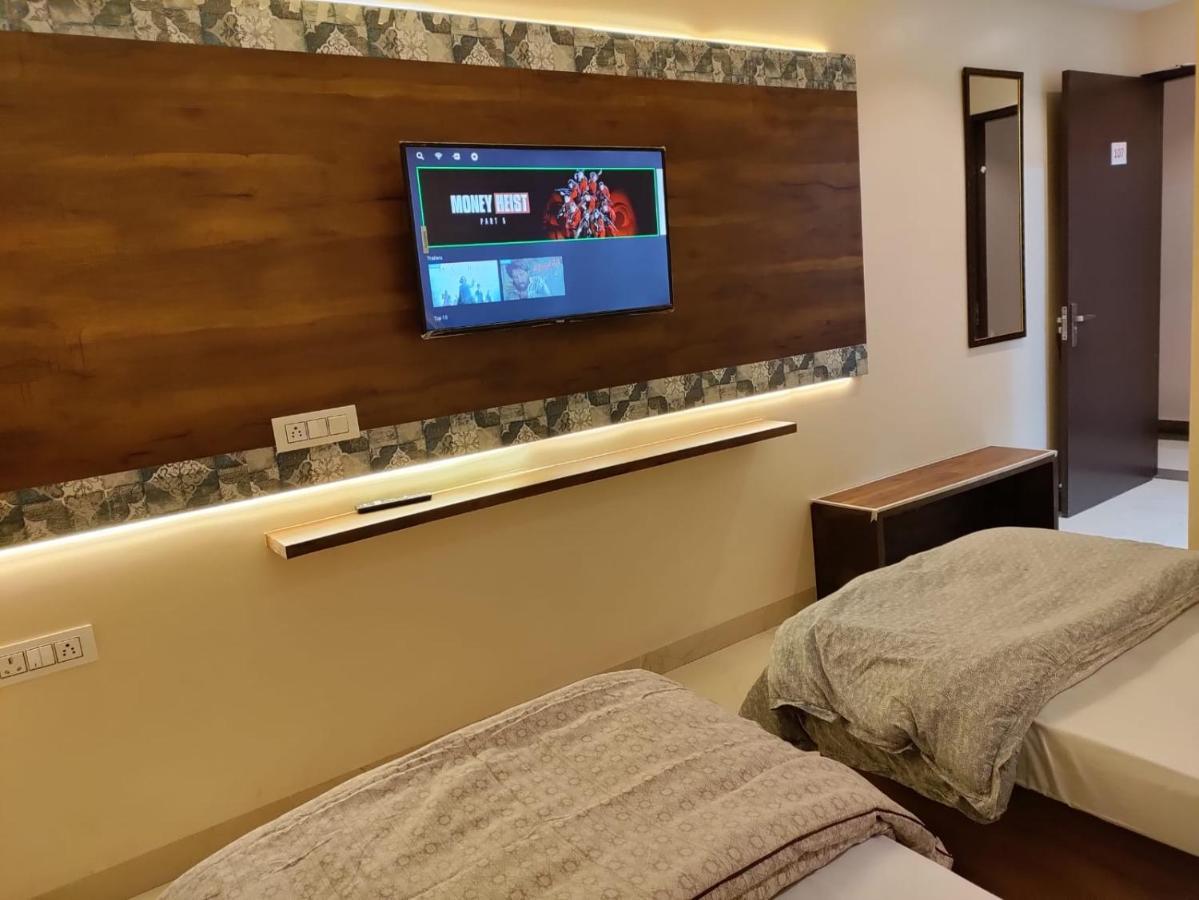 Hotel Luxuria Ludhiana Zewnętrze zdjęcie