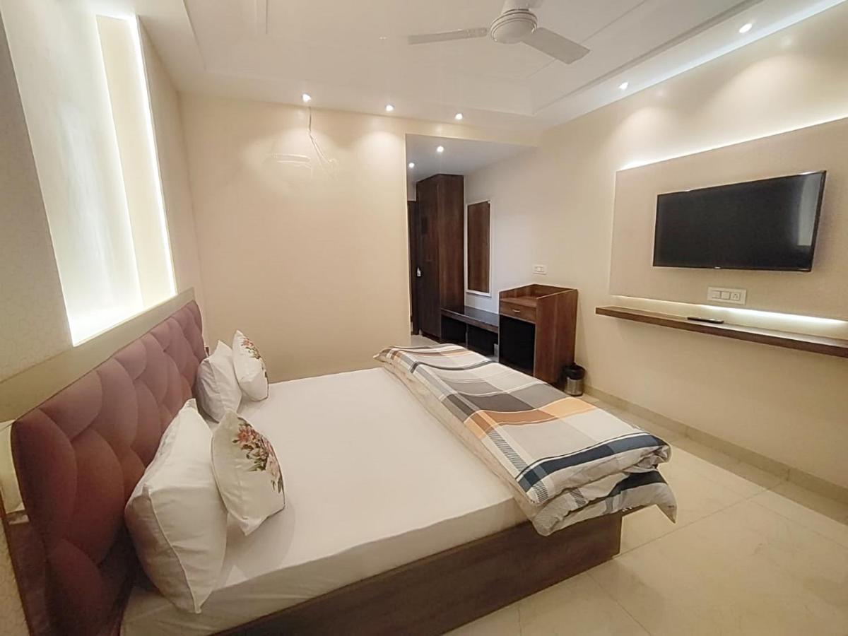 Hotel Luxuria Ludhiana Zewnętrze zdjęcie