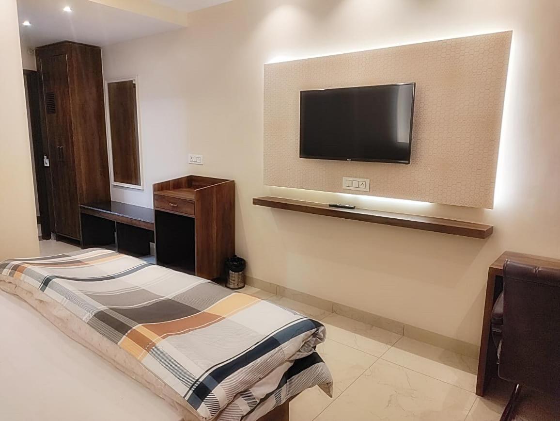 Hotel Luxuria Ludhiana Zewnętrze zdjęcie