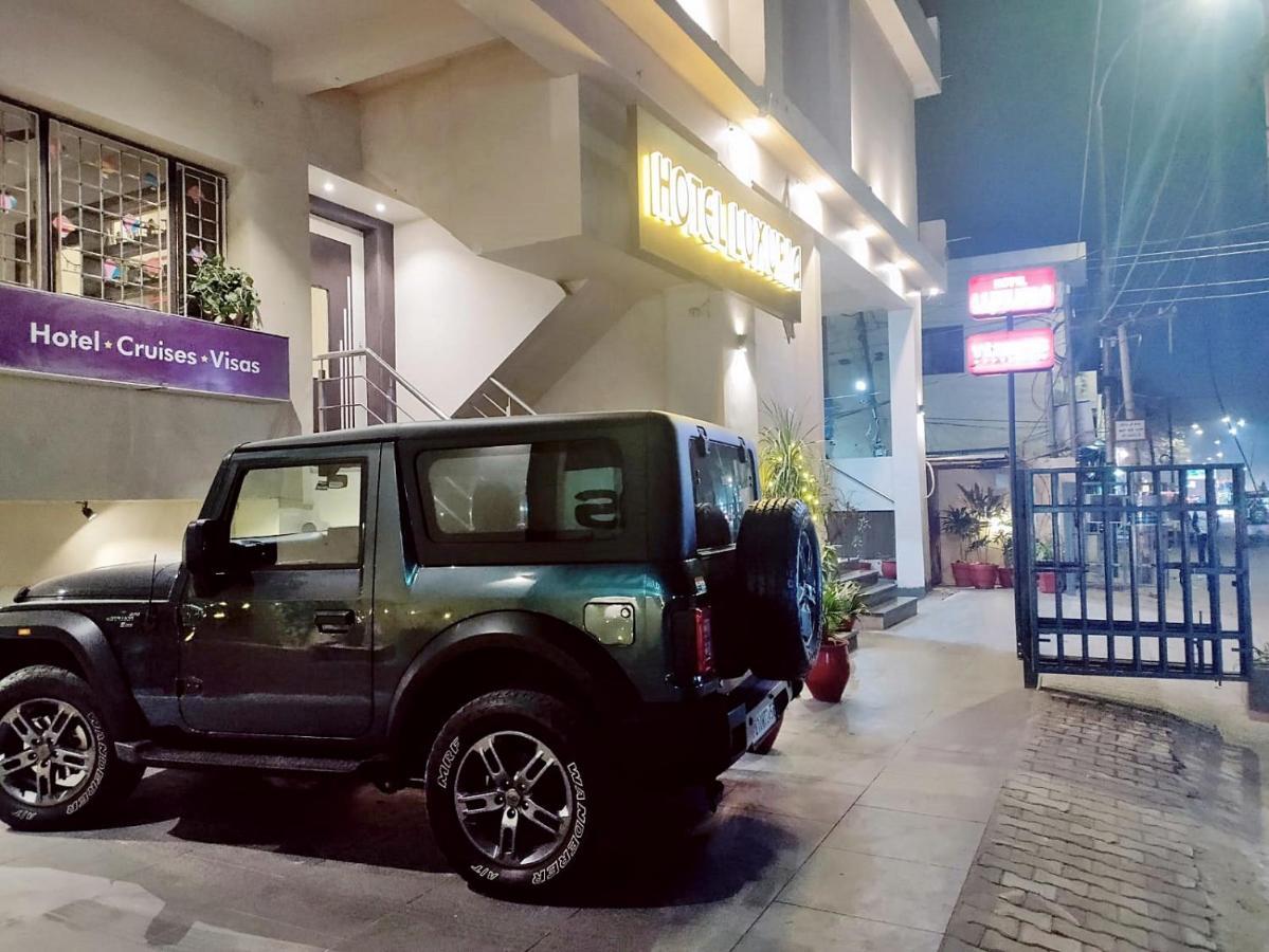 Hotel Luxuria Ludhiana Zewnętrze zdjęcie