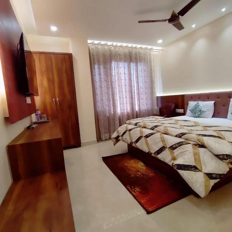 Hotel Luxuria Ludhiana Zewnętrze zdjęcie