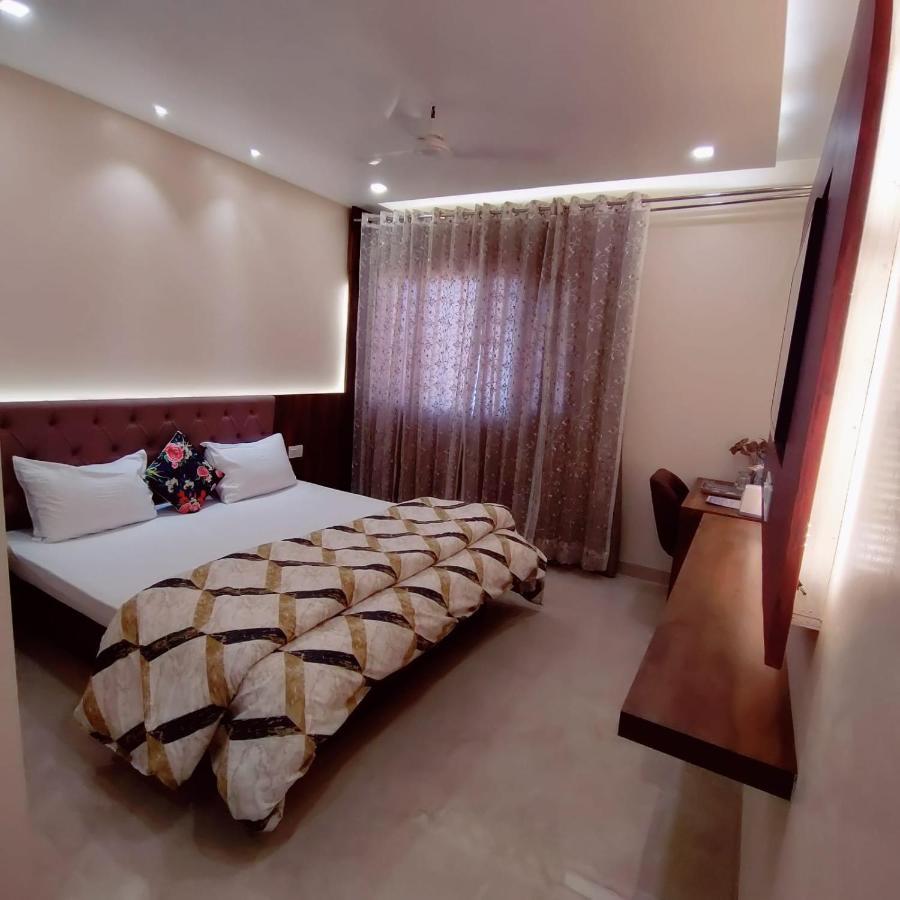 Hotel Luxuria Ludhiana Zewnętrze zdjęcie