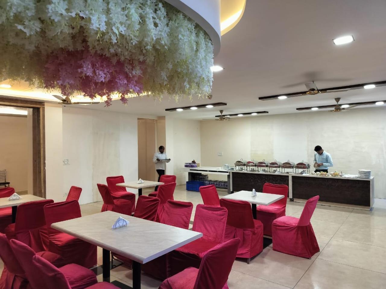 Hotel Luxuria Ludhiana Zewnętrze zdjęcie