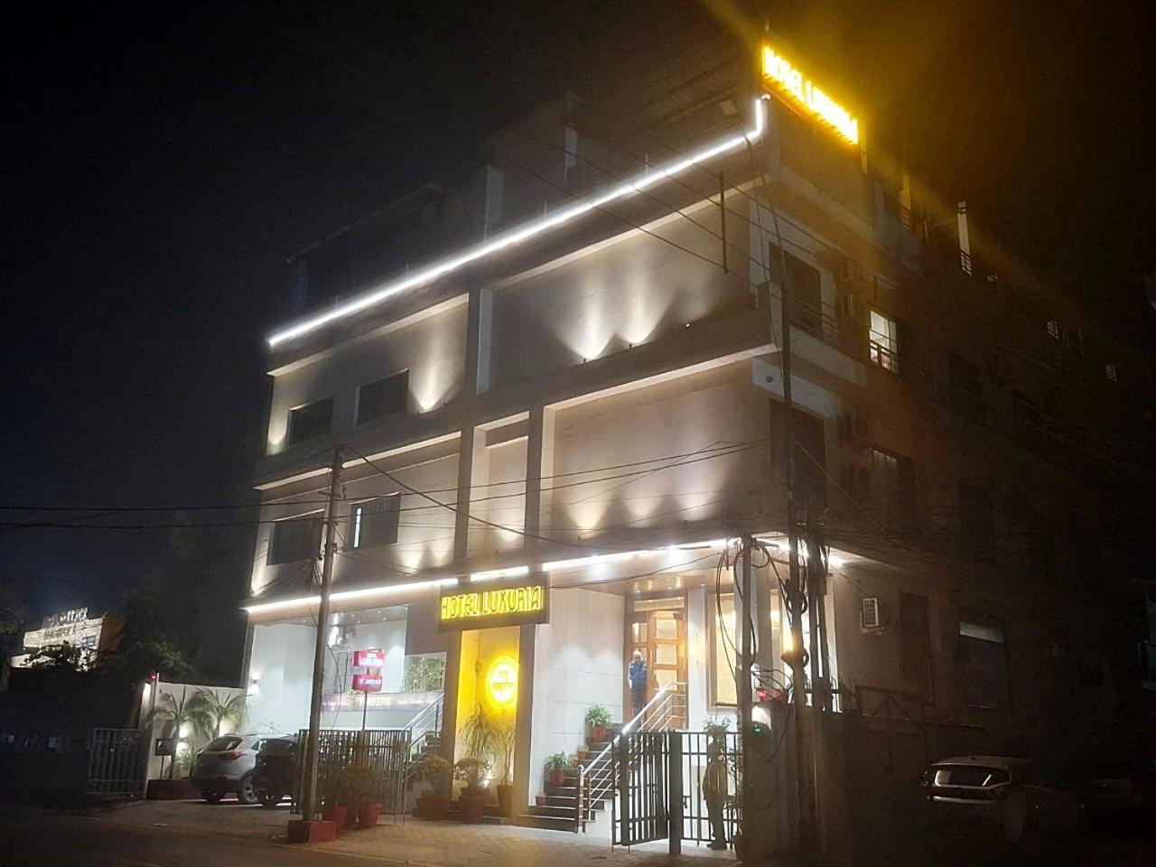Hotel Luxuria Ludhiana Zewnętrze zdjęcie